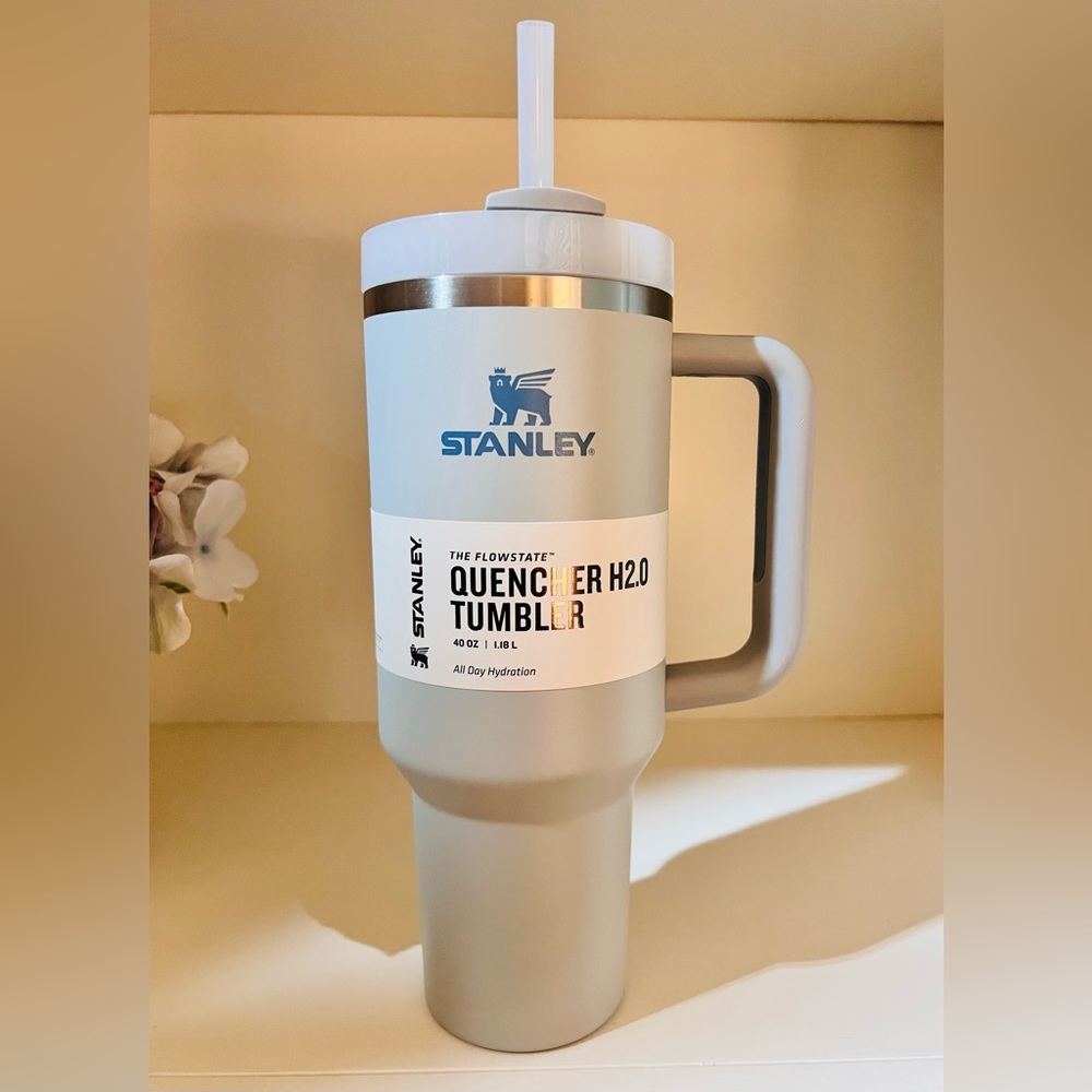 🎉LAST PIECE🎉Stanley 40 oz.‎ Quencher H2.0 FlowState Tumbler Fog